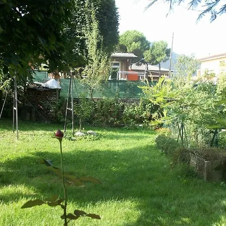 Rosella Completo Di Matrimoniale E 2 Letti Singoli Bed & Breakfast *