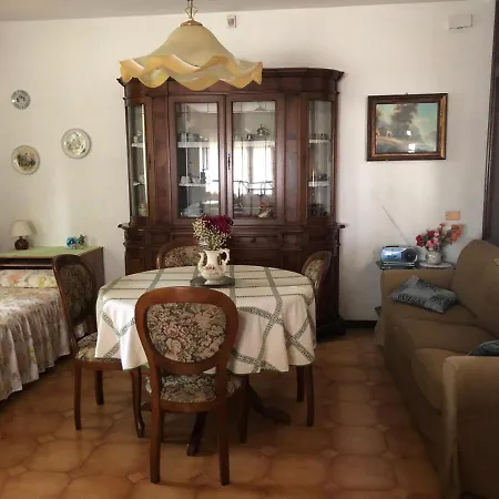 Rosella Completo Di Matrimoniale E 2 Letti Singoli 3* Villanuova sul clisi